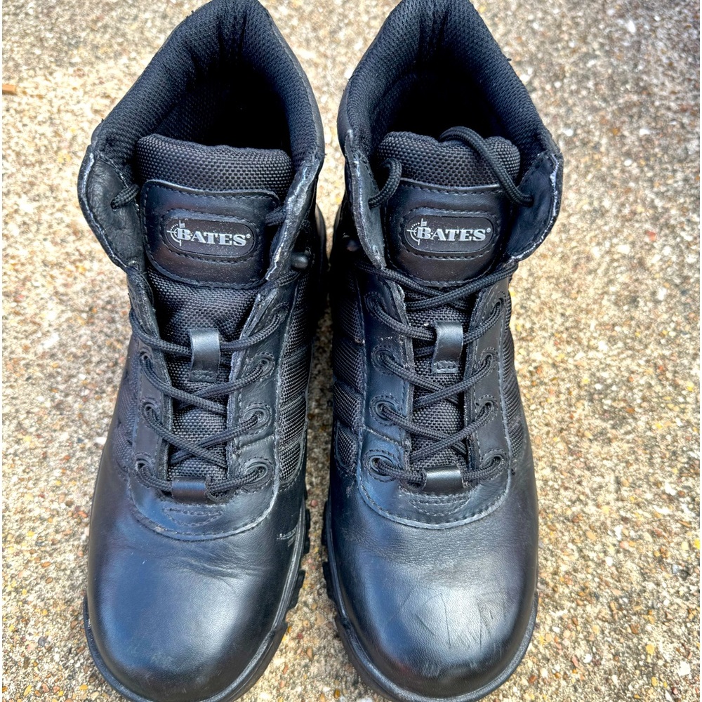 Women hiking/tactical all weather boots. Used once.
